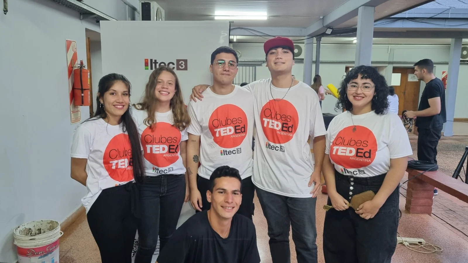 Grupo de estudiantes de Clubes TED-Ed ITEC 3